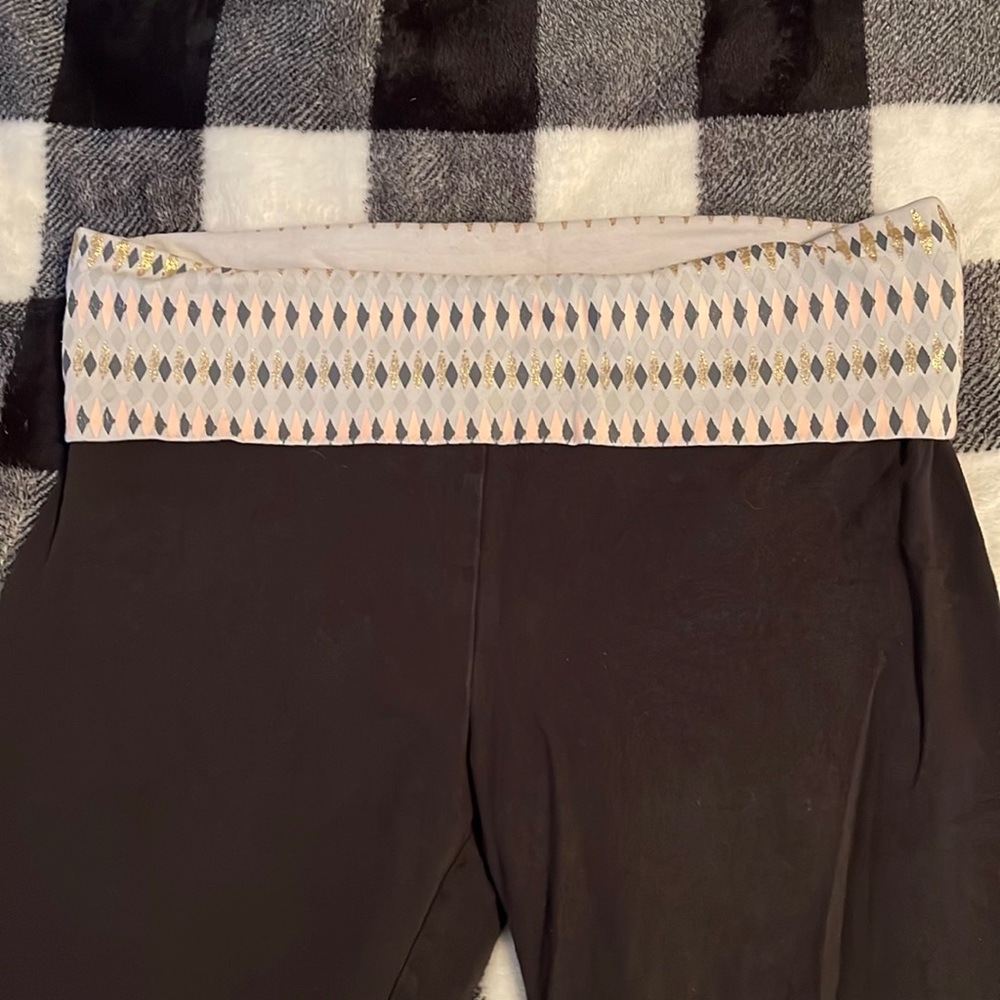 Victoria’s secret Diamond Pattern Yoga Pants